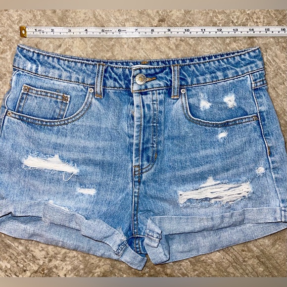 3/$15 EUC 𝐅𝐎𝐑𝐄𝐕𝐄𝐑 21 button fly jean shorts - Picture 2 of 6